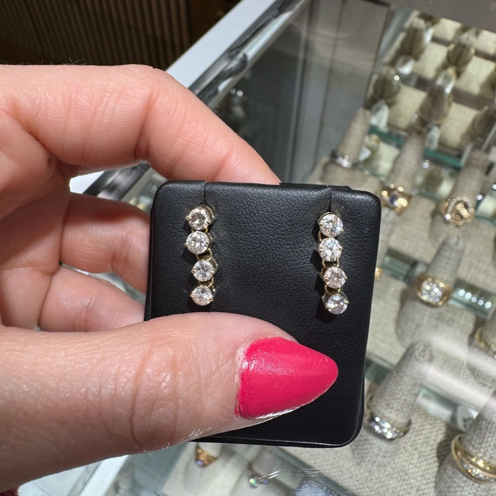 14k gold diamond earrings, one carat diamond 💎 eight diamond drop downs